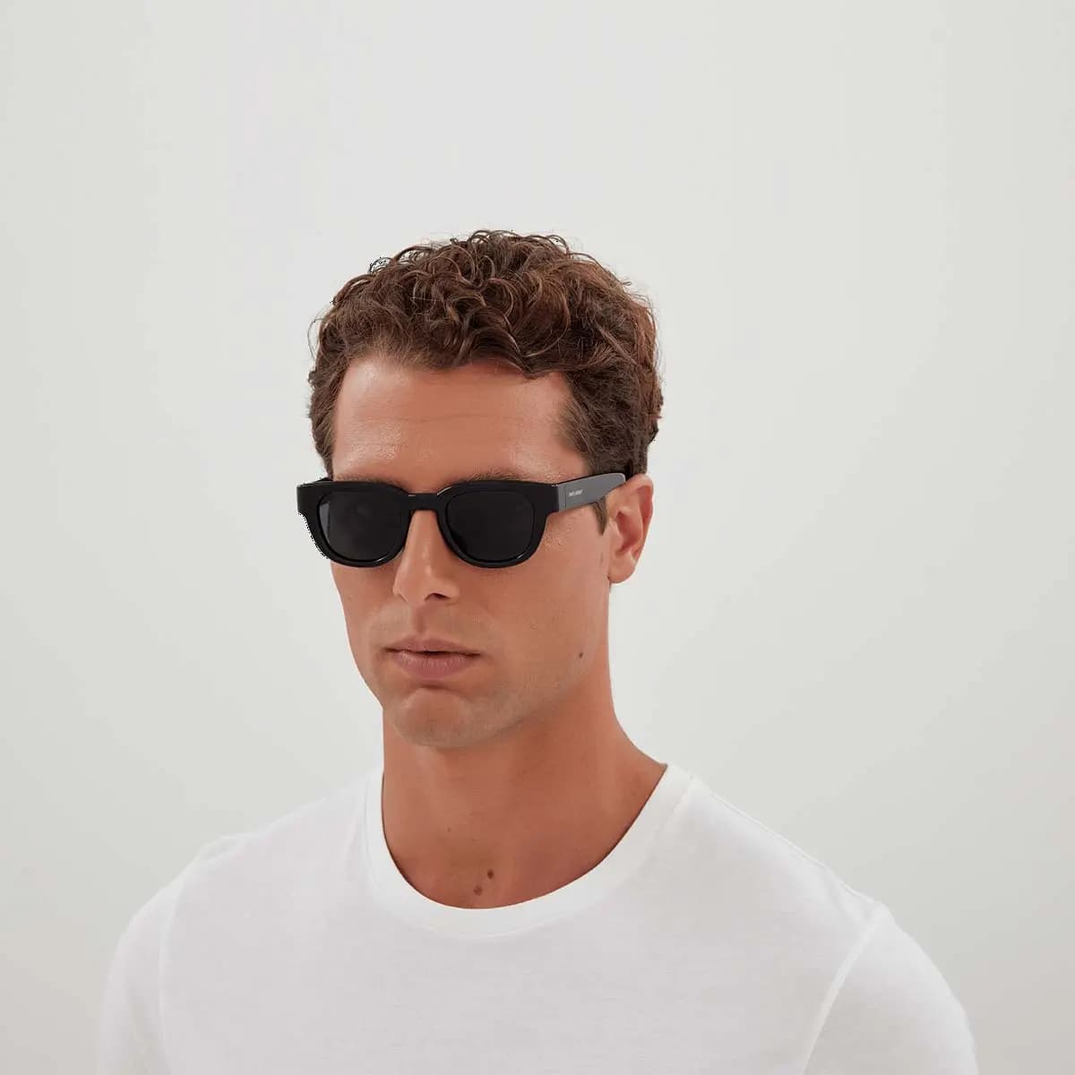 product-889652488646-3