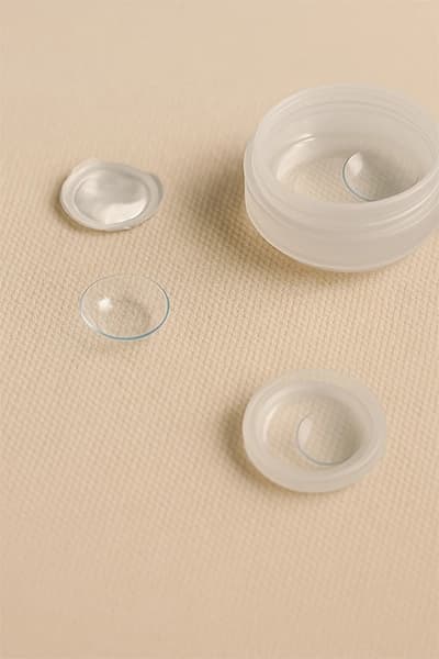 Contact lenses: daily vs monthly